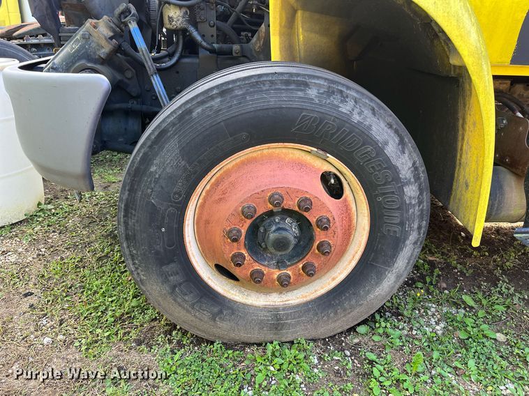 image for item DH8598 2011 International DuraStar 4300  refrigerated truck