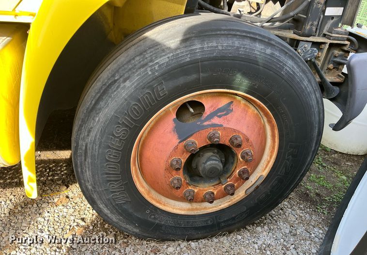 image for item DH8598 2011 International DuraStar 4300  refrigerated truck