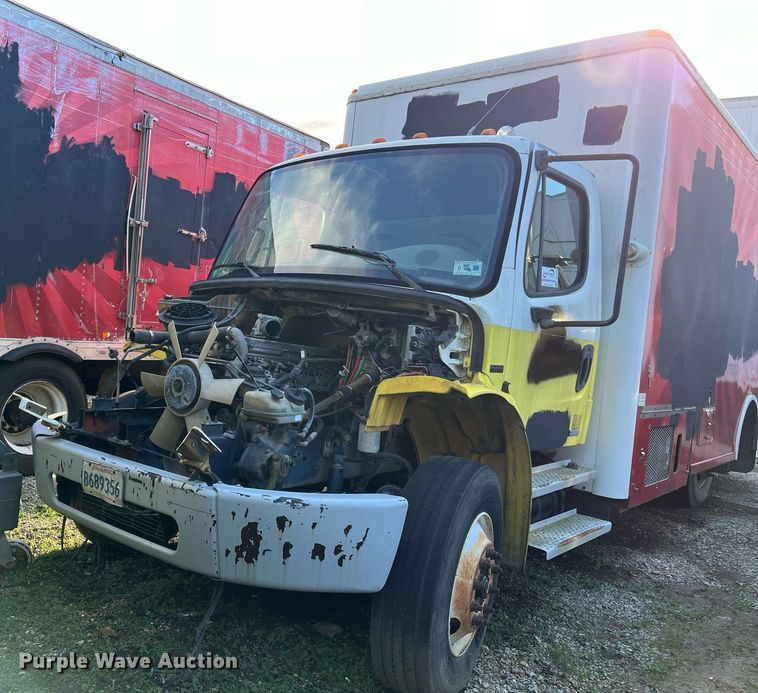 image for item DH8599 2004 Freightliner Business Class M2  refrigerated truck