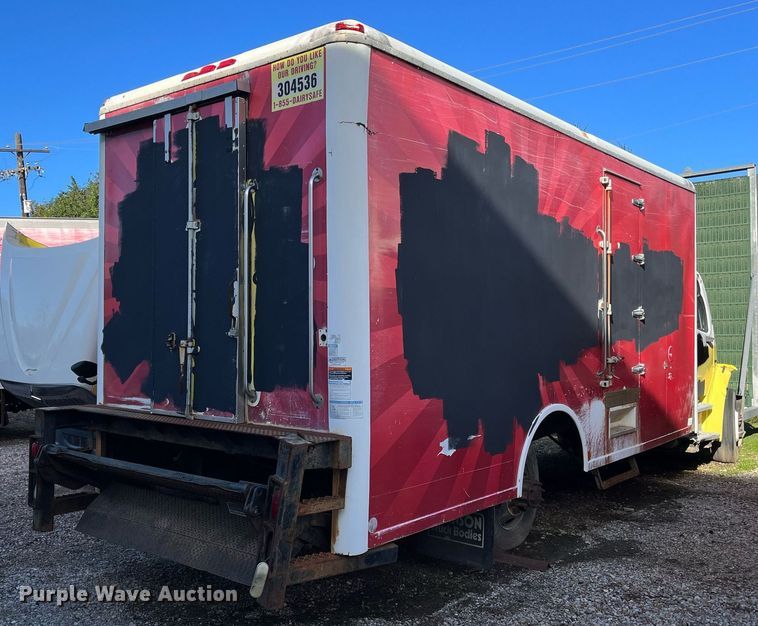 image for item DH8599 2004 Freightliner Business Class M2  refrigerated truck