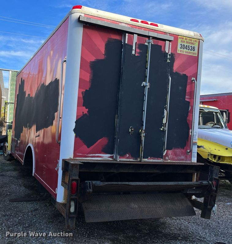 image for item DH8599 2004 Freightliner Business Class M2  refrigerated truck