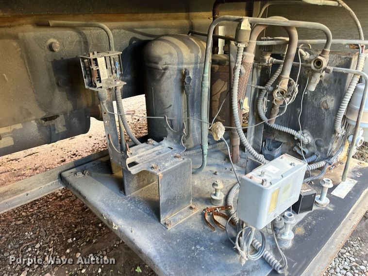 image for item DH8599 2004 Freightliner Business Class M2  refrigerated truck