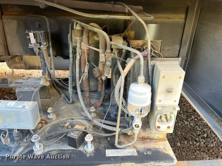 image for item DH8599 2004 Freightliner Business Class M2  refrigerated truck