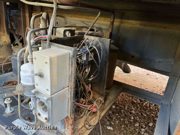 image for item DH8599 2004 Freightliner Business Class M2  refrigerated truck