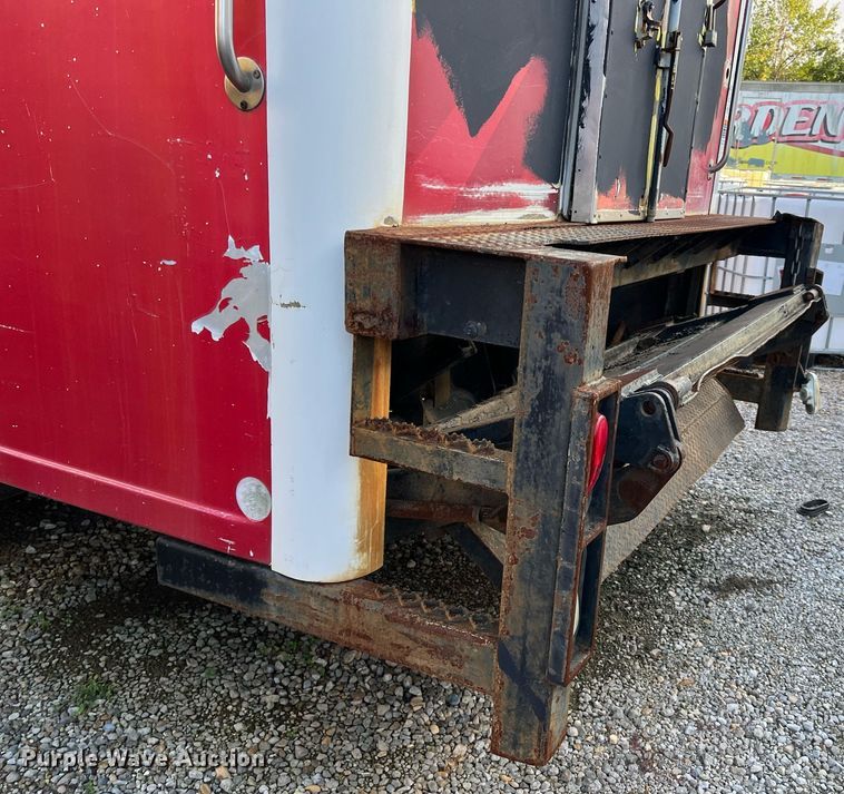 image for item DH8599 2004 Freightliner Business Class M2  refrigerated truck