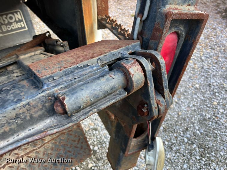 image for item DH8599 2004 Freightliner Business Class M2  refrigerated truck