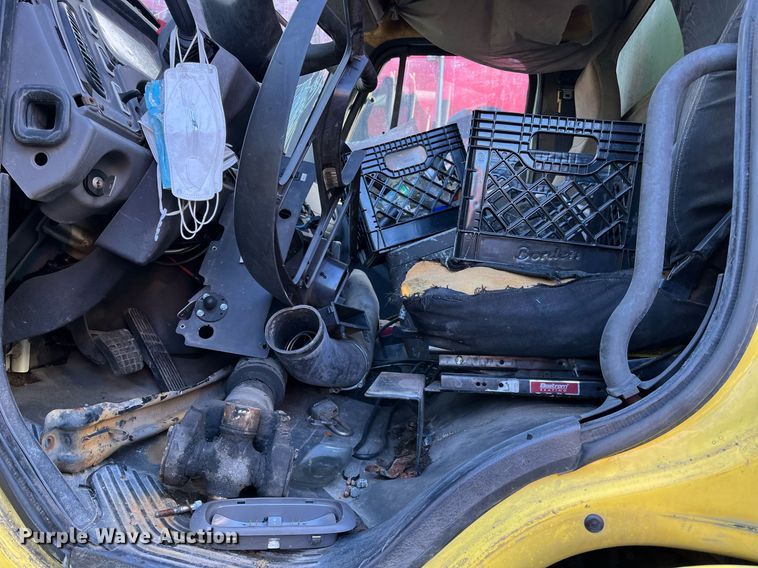 image for item DH8599 2004 Freightliner Business Class M2  refrigerated truck