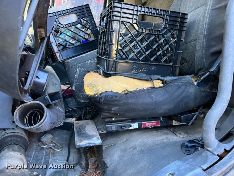 image for item DH8599 2004 Freightliner Business Class M2  refrigerated truck