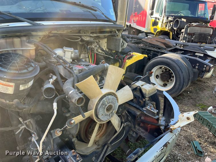 image for item DH8599 2004 Freightliner Business Class M2  refrigerated truck