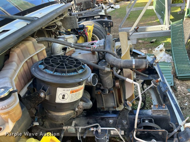 image for item DH8599 2004 Freightliner Business Class M2  refrigerated truck