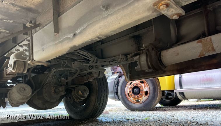 image for item DH8599 2004 Freightliner Business Class M2  refrigerated truck