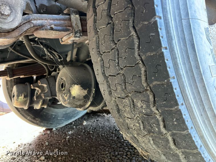 image for item DH8599 2004 Freightliner Business Class M2  refrigerated truck