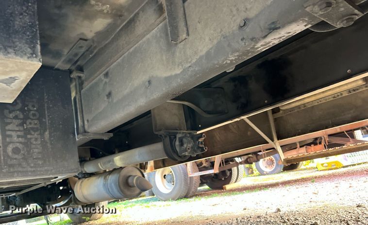 image for item DH8599 2004 Freightliner Business Class M2  refrigerated truck