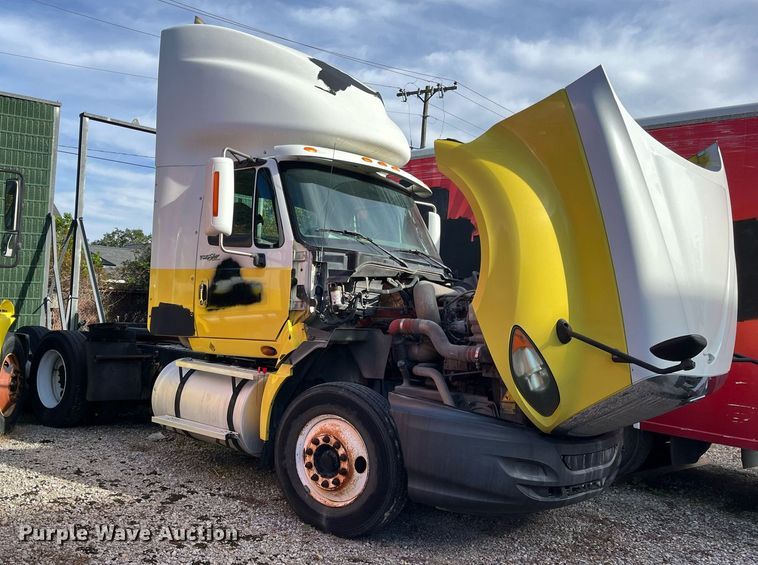 image for item DH8600 2009 International ProStar  semi truck