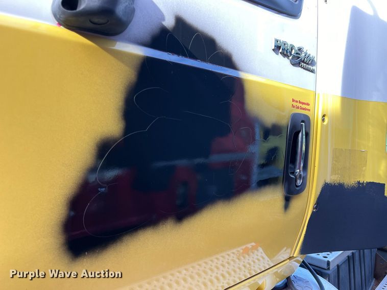 image for item DH8600 2009 International ProStar  semi truck