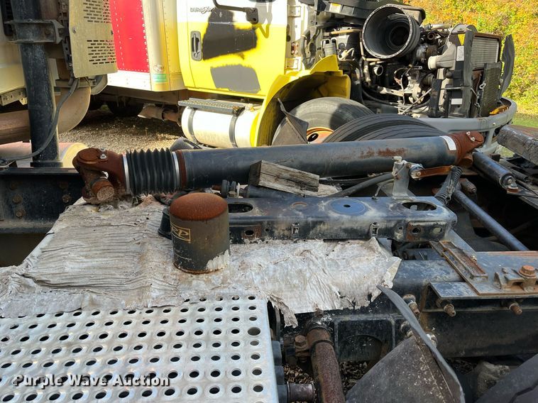 image for item DH8600 2009 International ProStar  semi truck