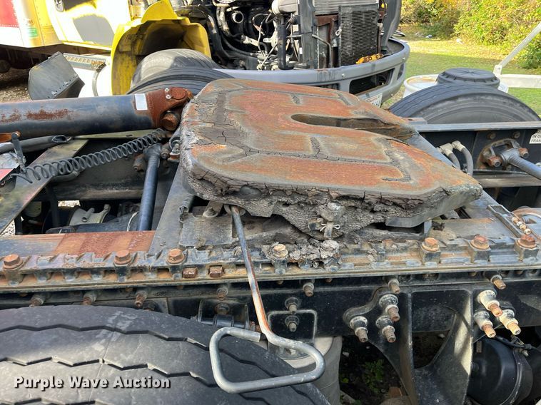 image for item DH8600 2009 International ProStar  semi truck