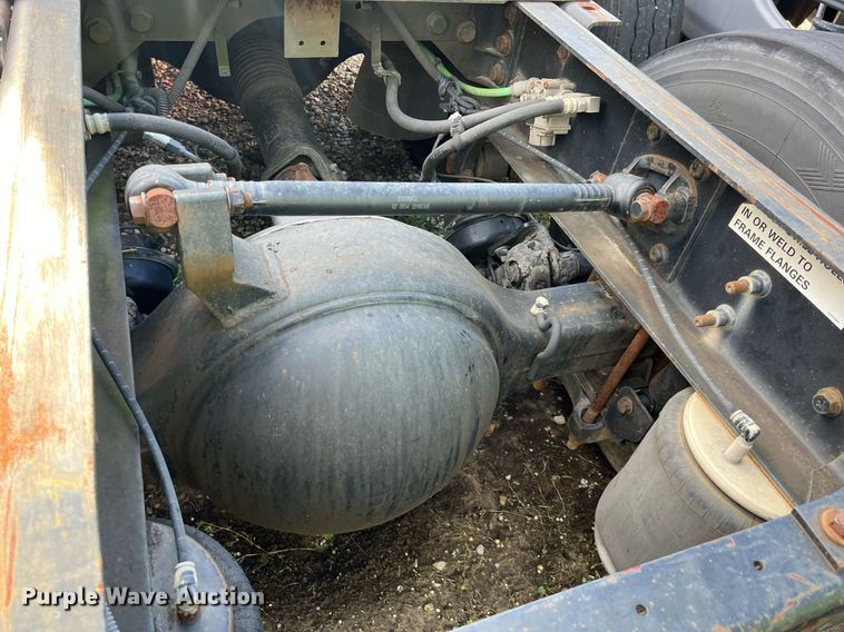 image for item DH8600 2009 International ProStar  semi truck