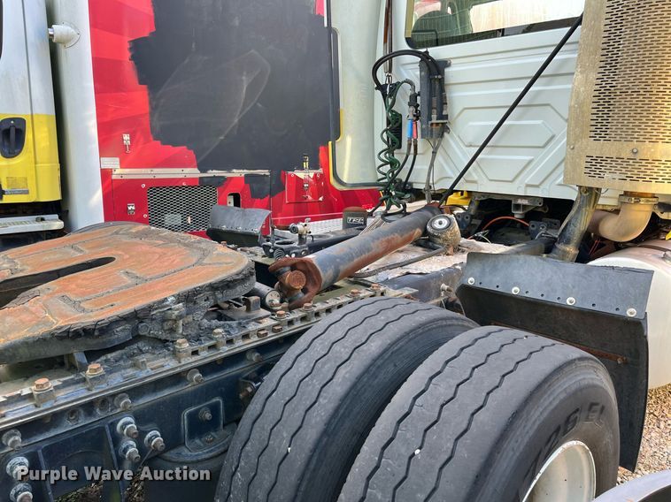 image for item DH8600 2009 International ProStar  semi truck