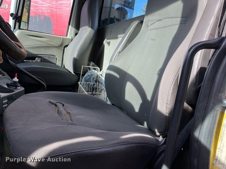 image for item DH8600 2009 International ProStar  semi truck