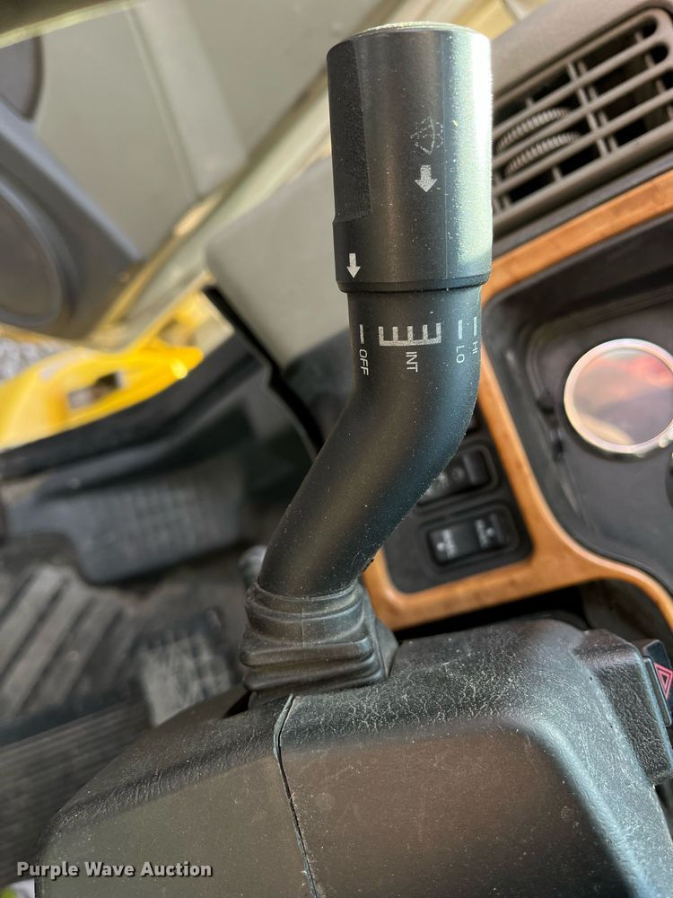 image for item DH8600 2009 International ProStar  semi truck