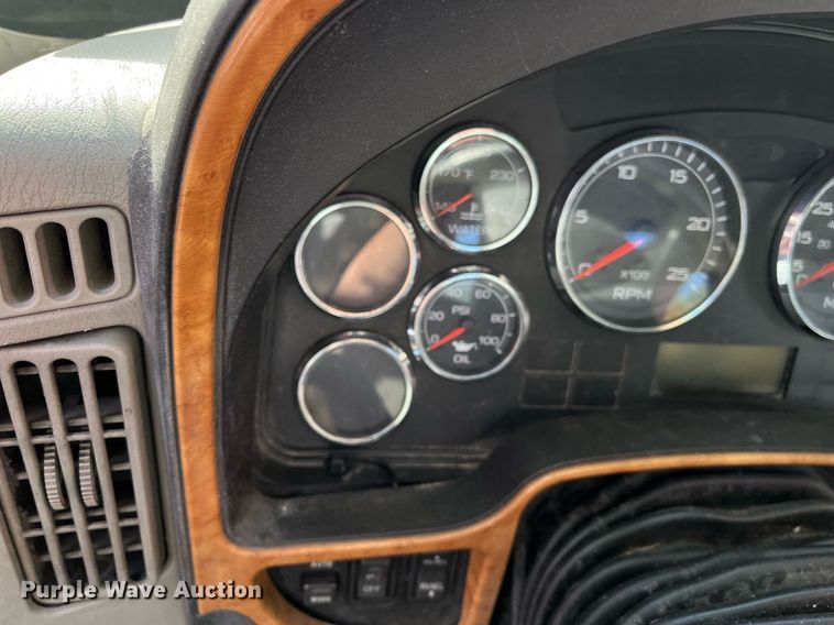 image for item DH8600 2009 International ProStar  semi truck