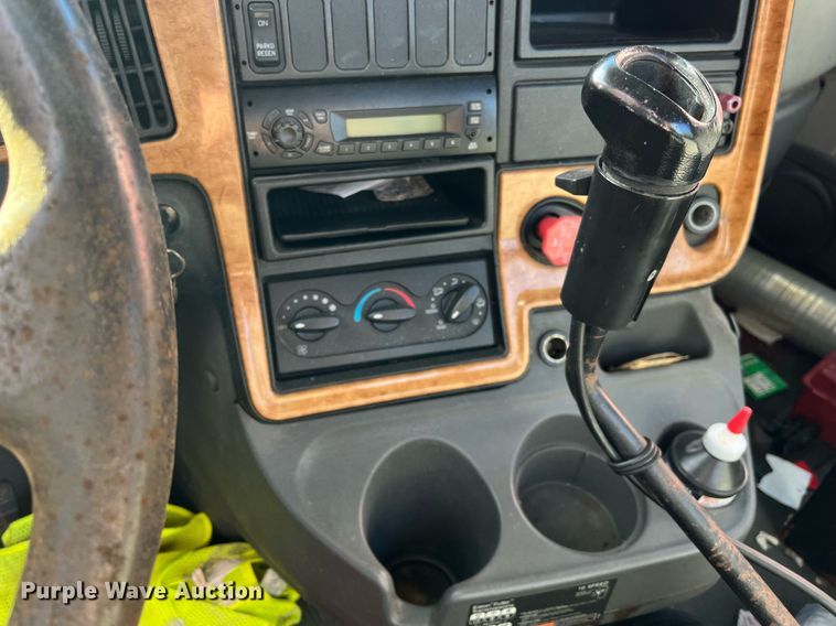 image for item DH8600 2009 International ProStar  semi truck