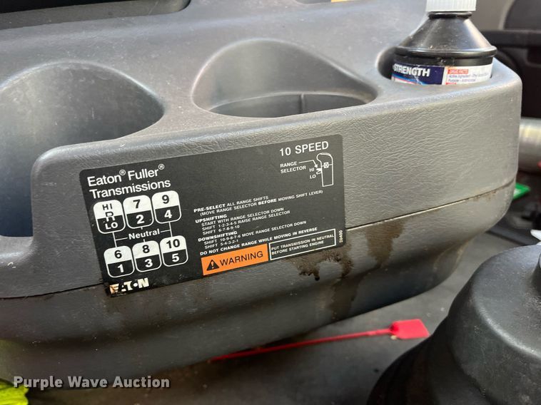 image for item DH8600 2009 International ProStar  semi truck