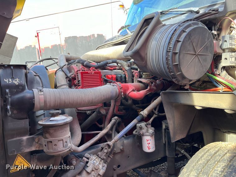 image for item DH8600 2009 International ProStar  semi truck