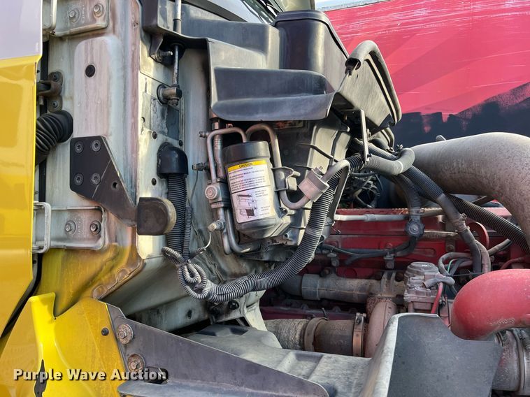 image for item DH8600 2009 International ProStar  semi truck