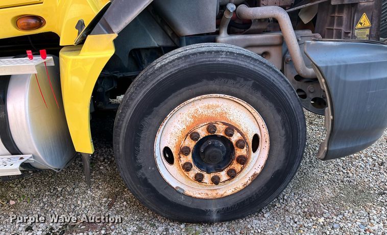 image for item DH8600 2009 International ProStar  semi truck