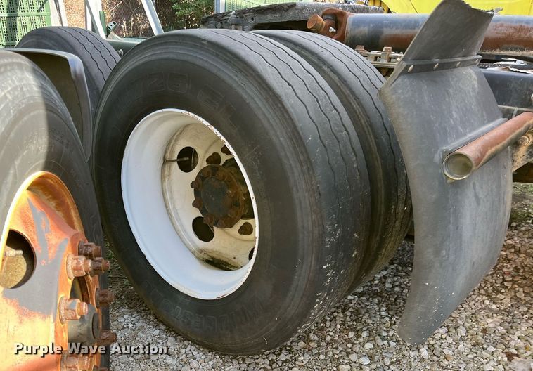 image for item DH8600 2009 International ProStar  semi truck