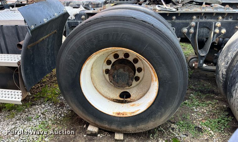 image for item DH8600 2009 International ProStar  semi truck