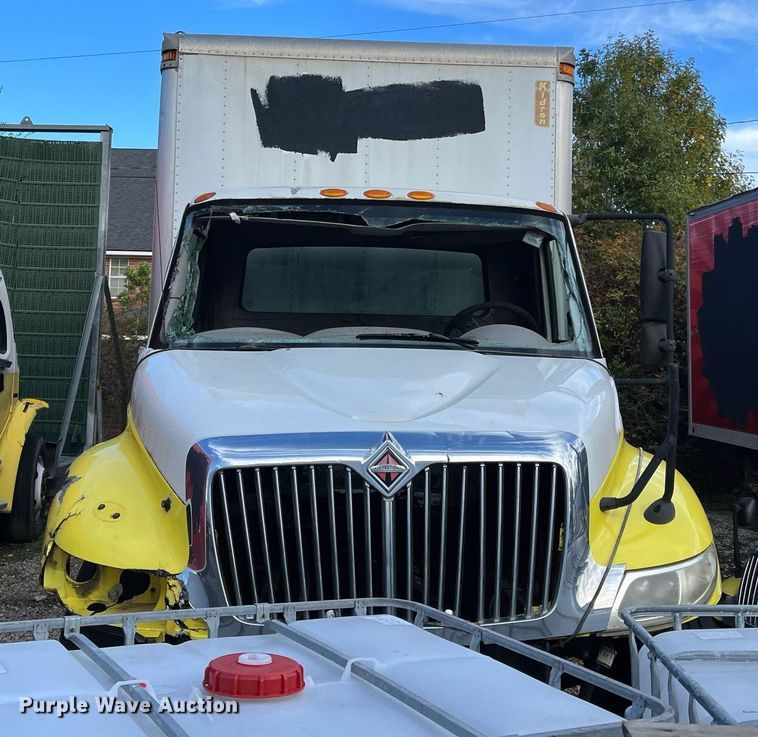 image for item DH8601 2011 International DuraStar 4300  refrigerated truck