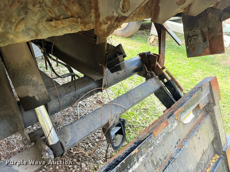 image for item DH8601 2011 International DuraStar 4300  refrigerated truck