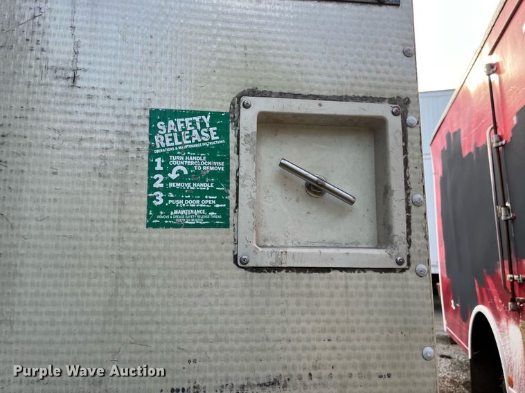 image for item DH8601 2011 International DuraStar 4300  refrigerated truck