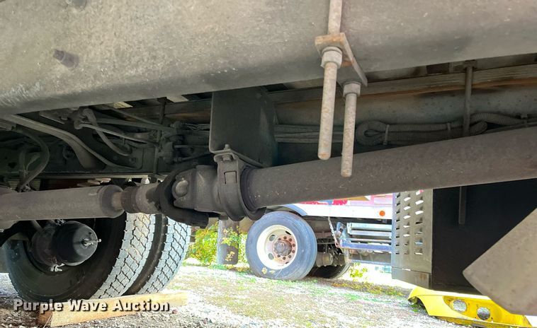 image for item DH8601 2011 International DuraStar 4300  refrigerated truck