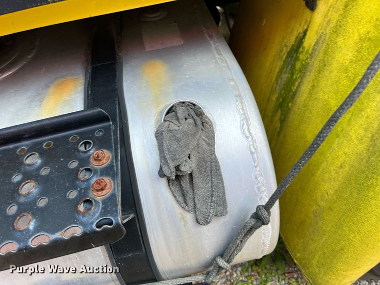 image for item DH8601 2011 International DuraStar 4300  refrigerated truck