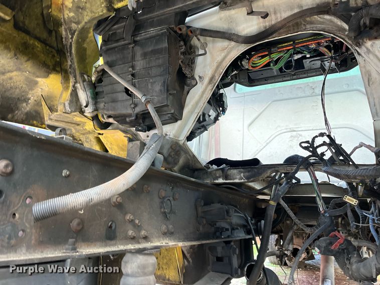 image for item DH8601 2011 International DuraStar 4300  refrigerated truck