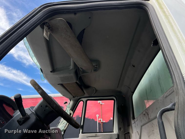 image for item DH8601 2011 International DuraStar 4300  refrigerated truck