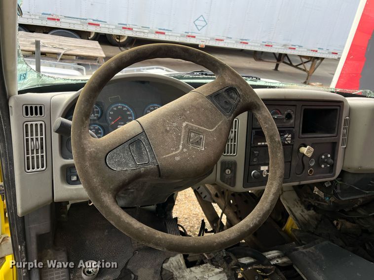 image for item DH8601 2011 International DuraStar 4300  refrigerated truck