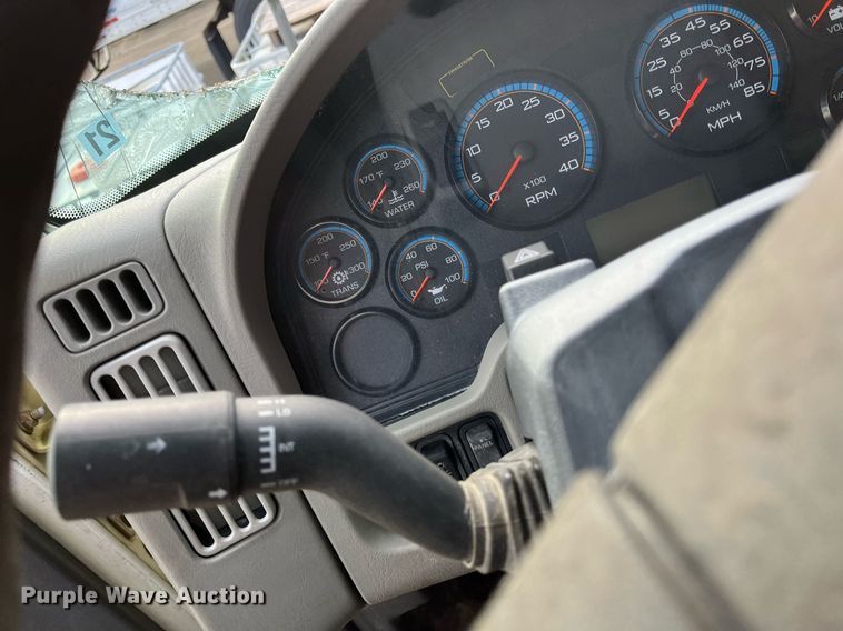 image for item DH8601 2011 International DuraStar 4300  refrigerated truck