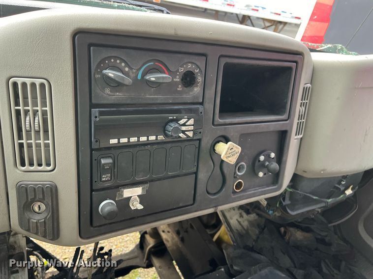 image for item DH8601 2011 International DuraStar 4300  refrigerated truck