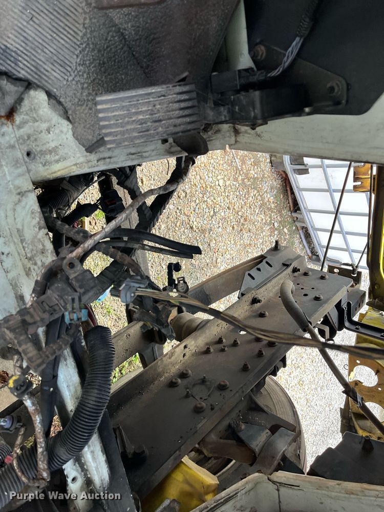 image for item DH8601 2011 International DuraStar 4300  refrigerated truck