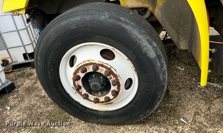 image for item DH8601 2011 International DuraStar 4300  refrigerated truck