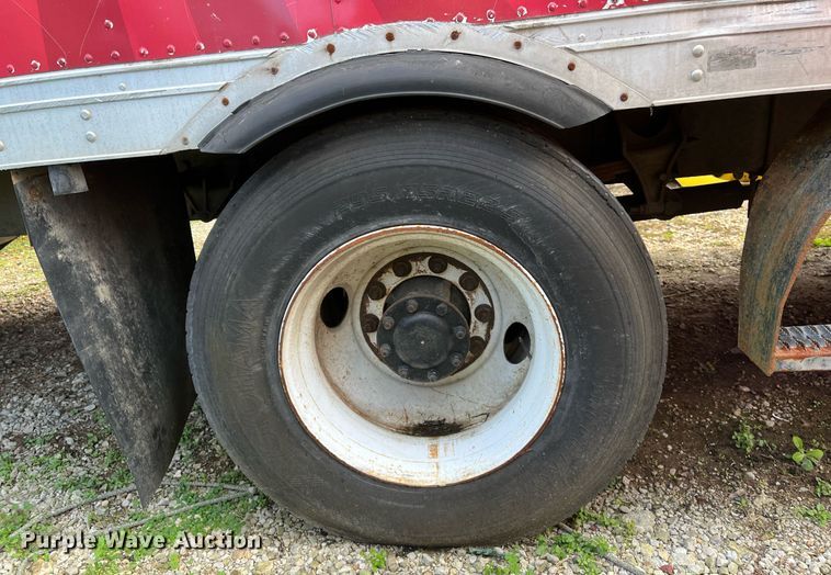 image for item DH8601 2011 International DuraStar 4300  refrigerated truck