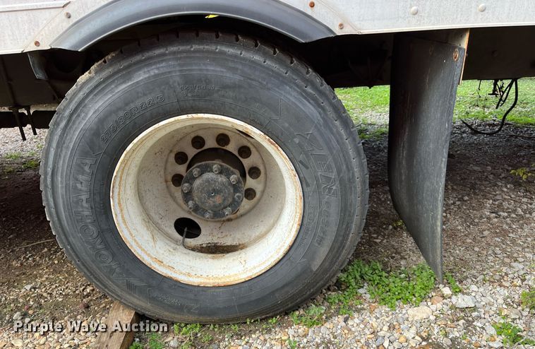 image for item DH8601 2011 International DuraStar 4300  refrigerated truck