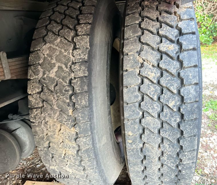 image for item DH8601 2011 International DuraStar 4300  refrigerated truck