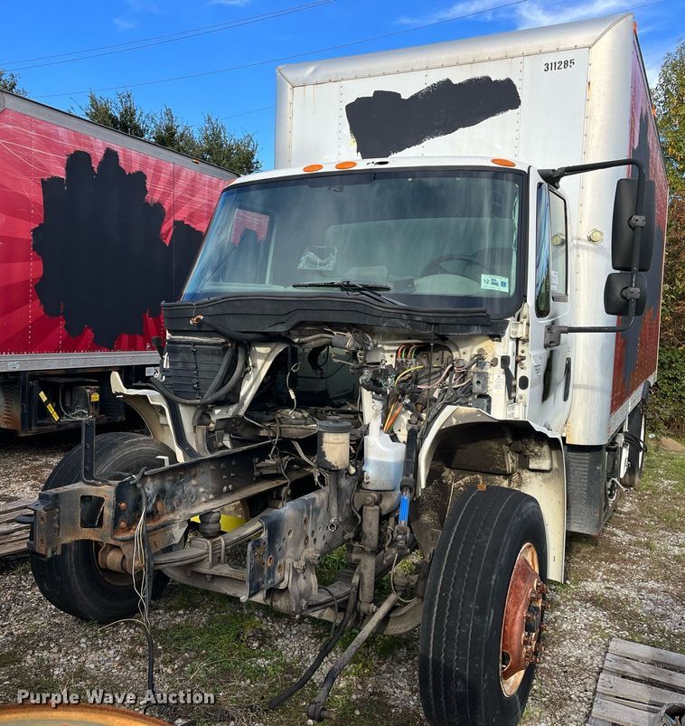 image for item DH8602 2011 International DuraStar 4300  refrigerated truck