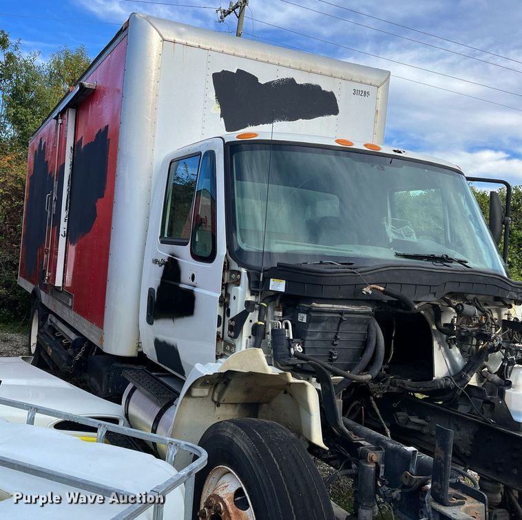 image for item DH8602 2011 International DuraStar 4300  refrigerated truck